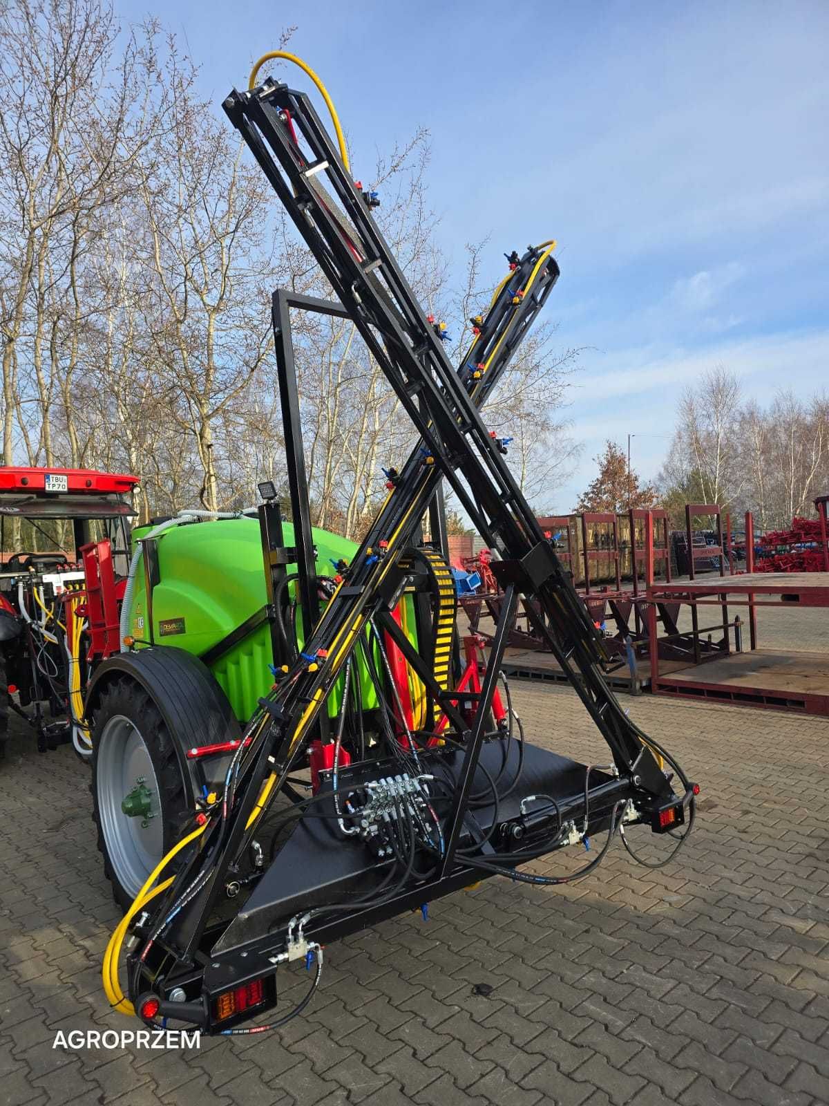 Opryskiwacz ciągany półzawieszany Demarol 1200l hydraulika komputer