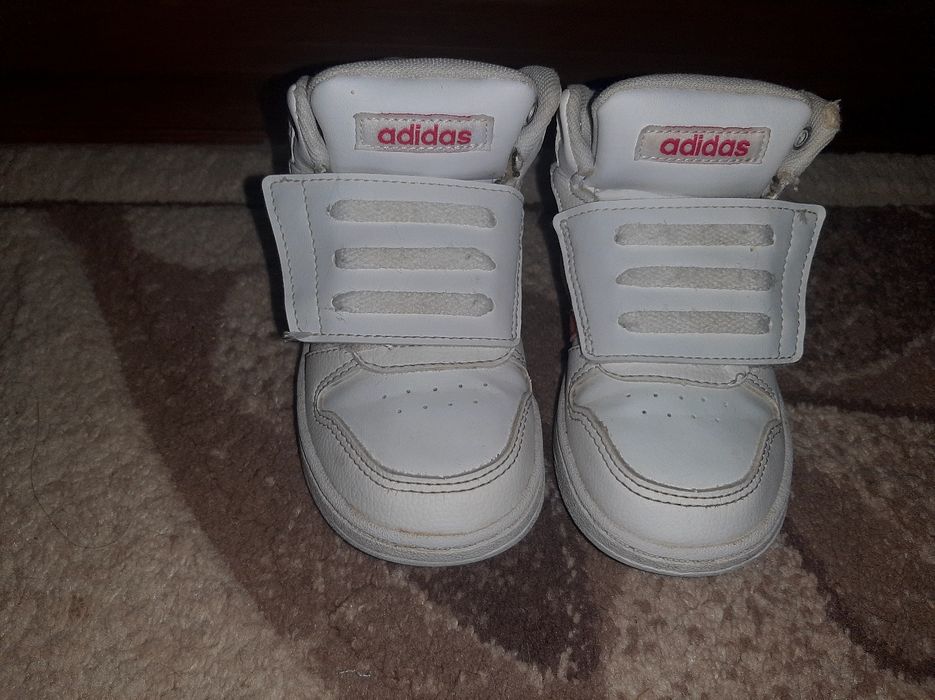 стильные кроссовки adidas 25p
