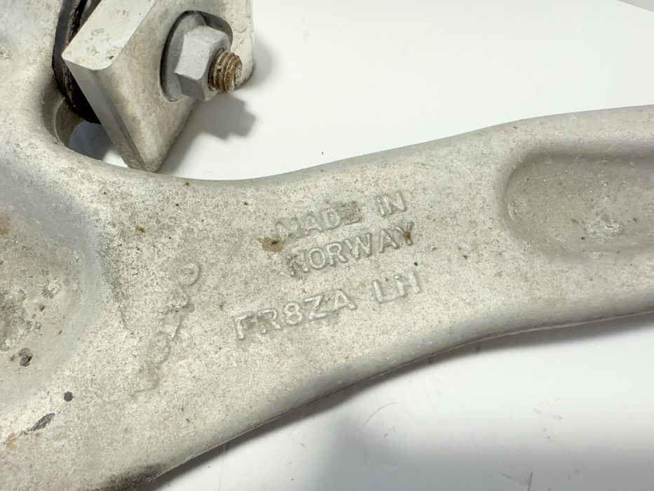 Volvo S60 3 III V60 2 II wahacz dolny lewy prawy 18-25