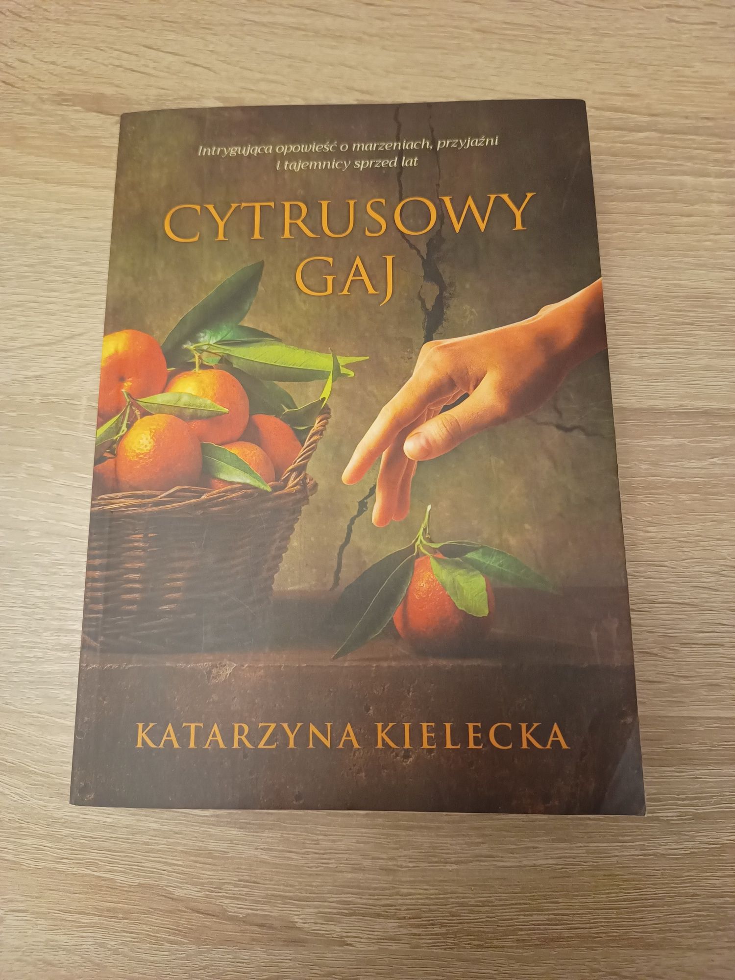 Książka. Katarzyna Kielecka - Cytrusowy Gaj z dedykacją autorki.