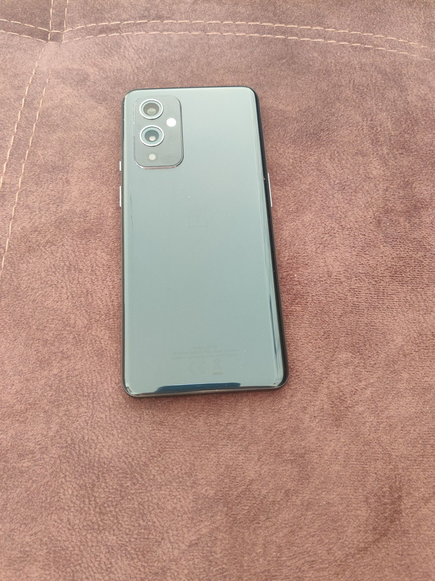 One Plus 9 (8/128 gb) стан нового телефона