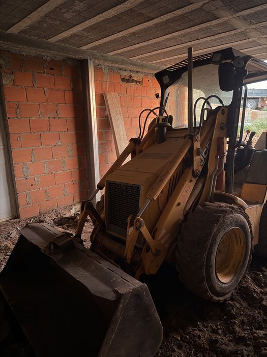 JCB CX1 de 2005 em bom estado