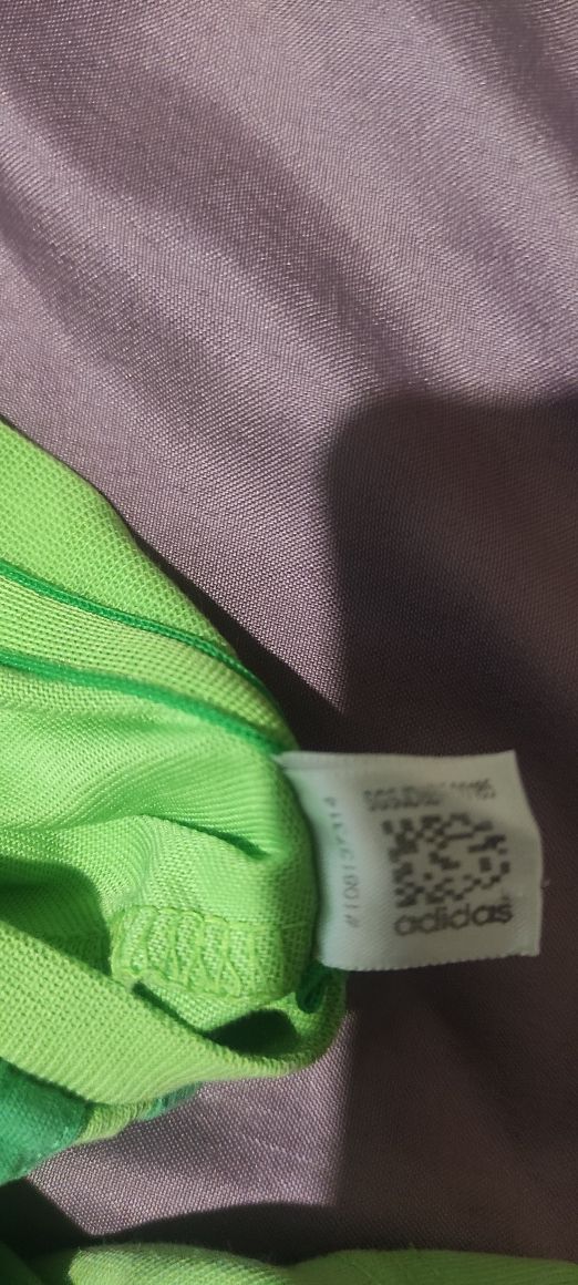 Оригінальна зелена футболка Adidas essentials