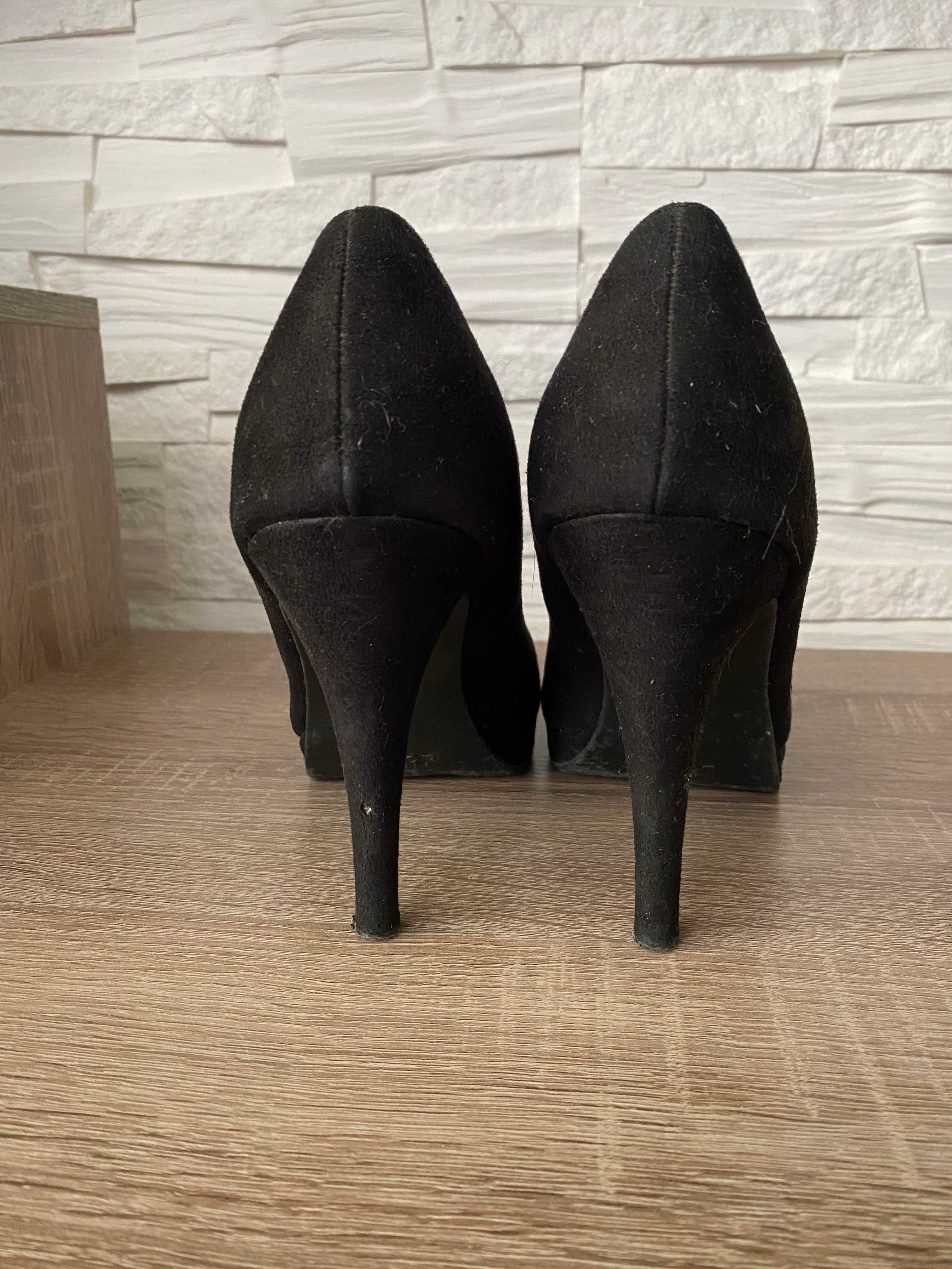 Buty szpilki czarne klasyczne zamszowe materiałowe New Look 40