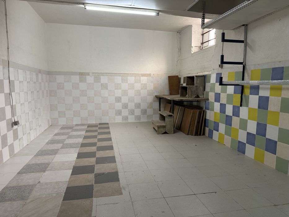 Armazém 55 m2, Benfica, 600€