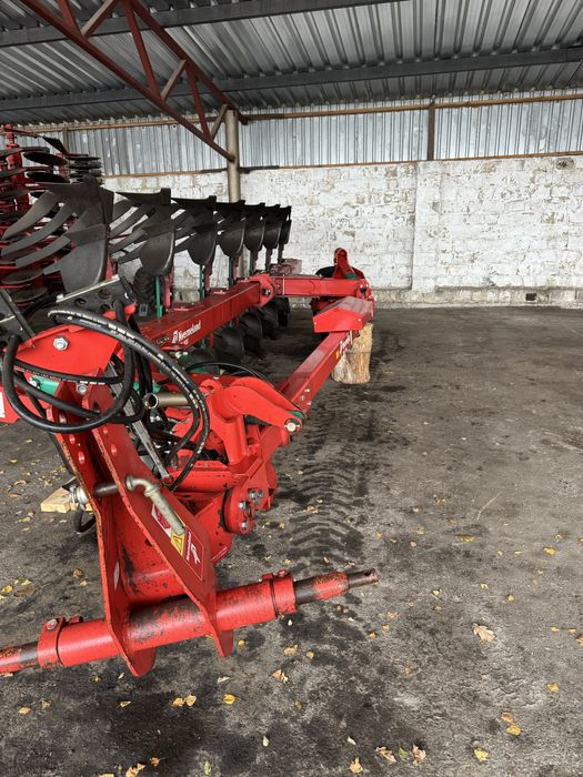 Продам плуг Kverneland RN 100.   6+1