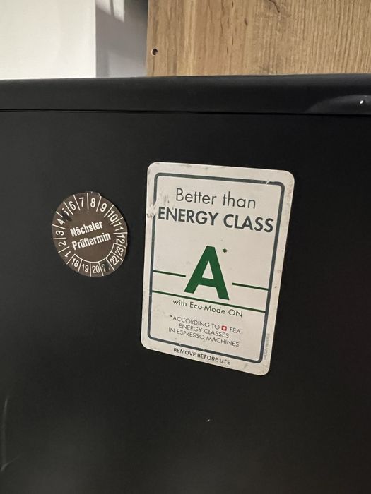 Кавова машинка Delonghi