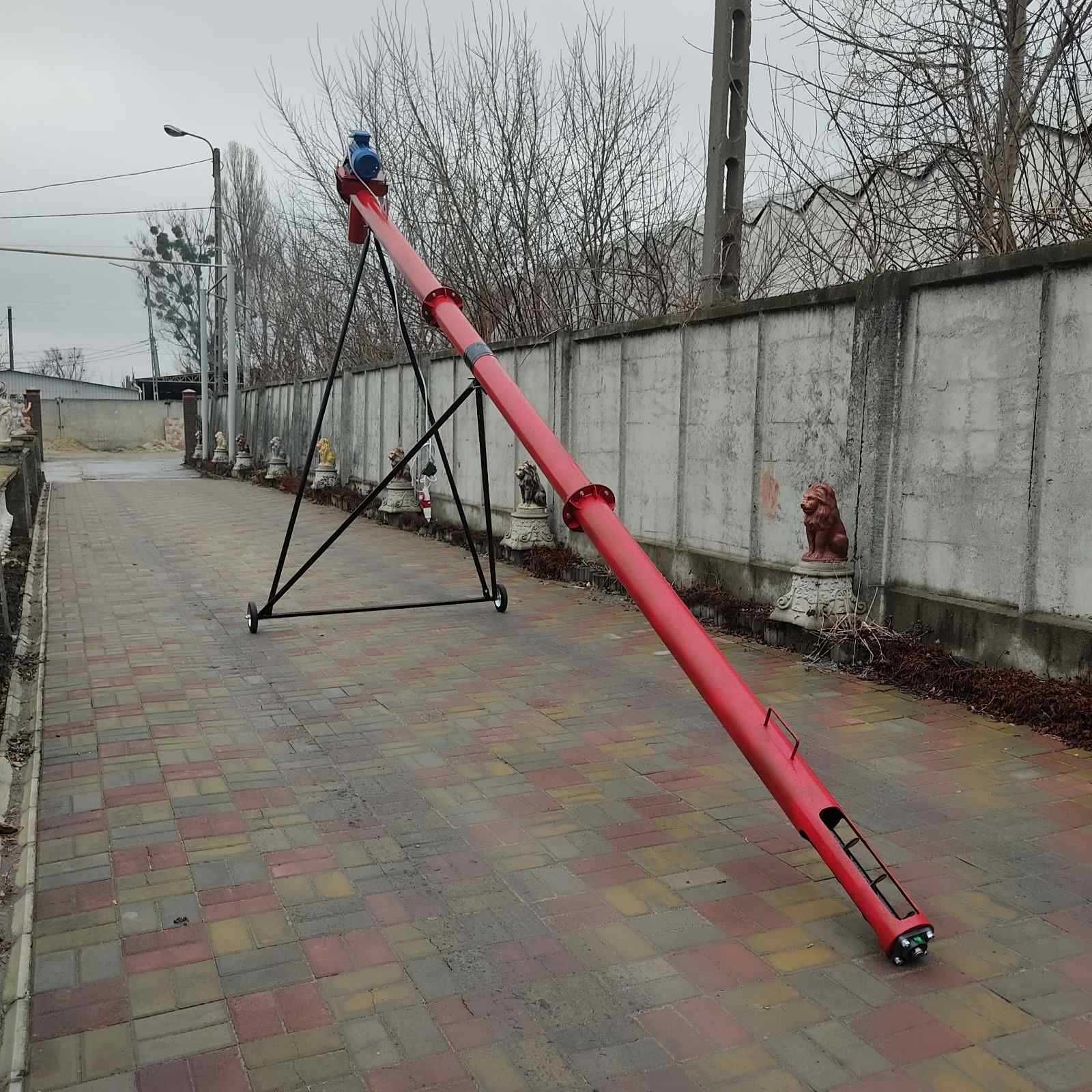 Шнековий погрузчик, гвинтовий конвеєр, транспортер зерна, протруювач.