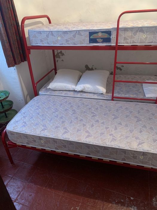 Beliche com três camas