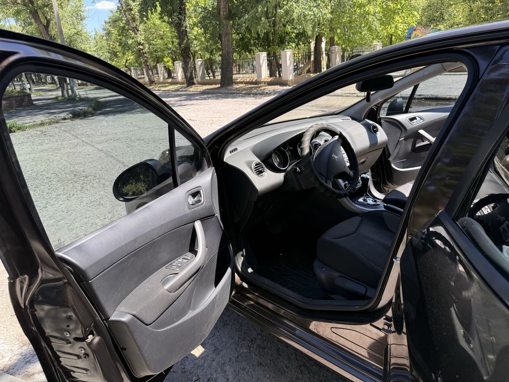 Продам свое авто Peugeot 308