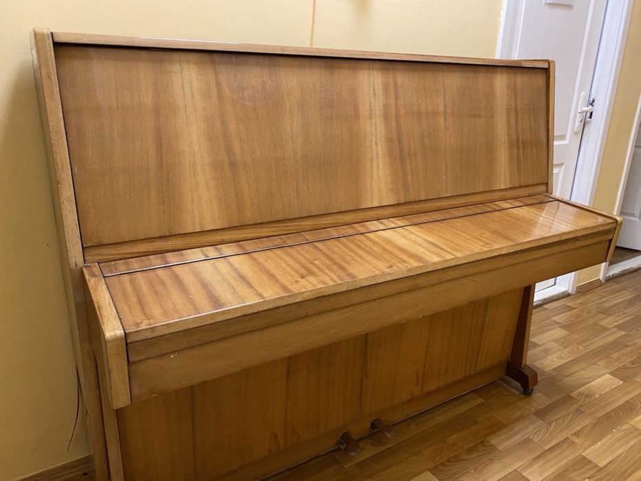 Продам піаніно Україна