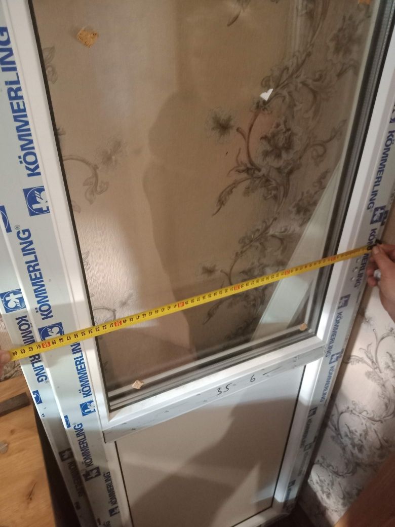 Двері на балкон пластикові