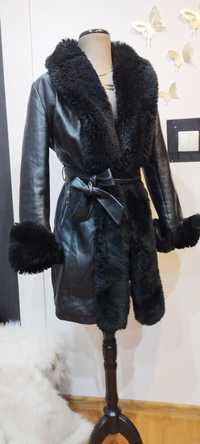 zimowy płaszcz ocieplany r 40 L czarny elegamcki