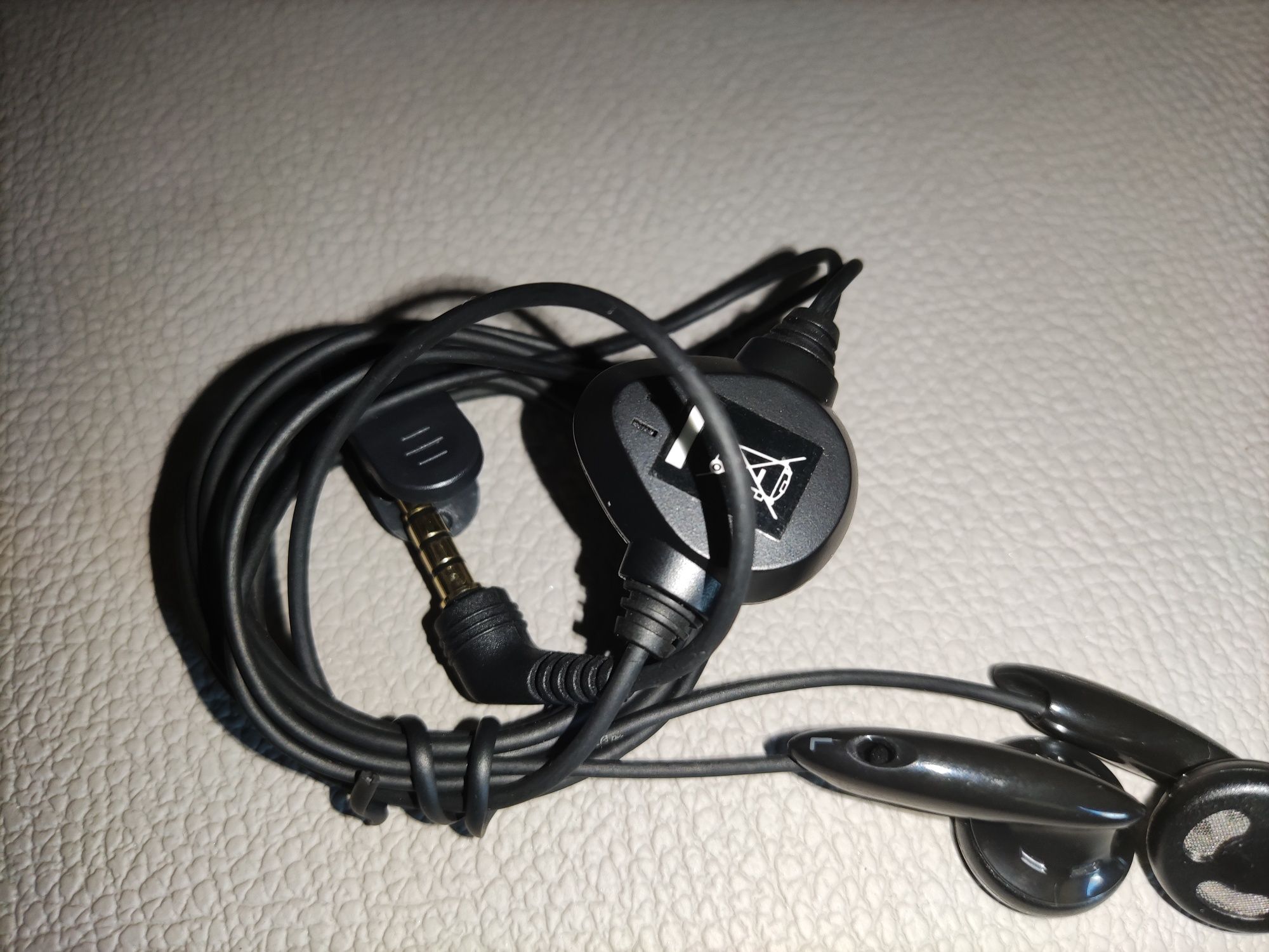 zestaw słuchawkowy uniwersalny wtyk jack 3,5mm 4 piny