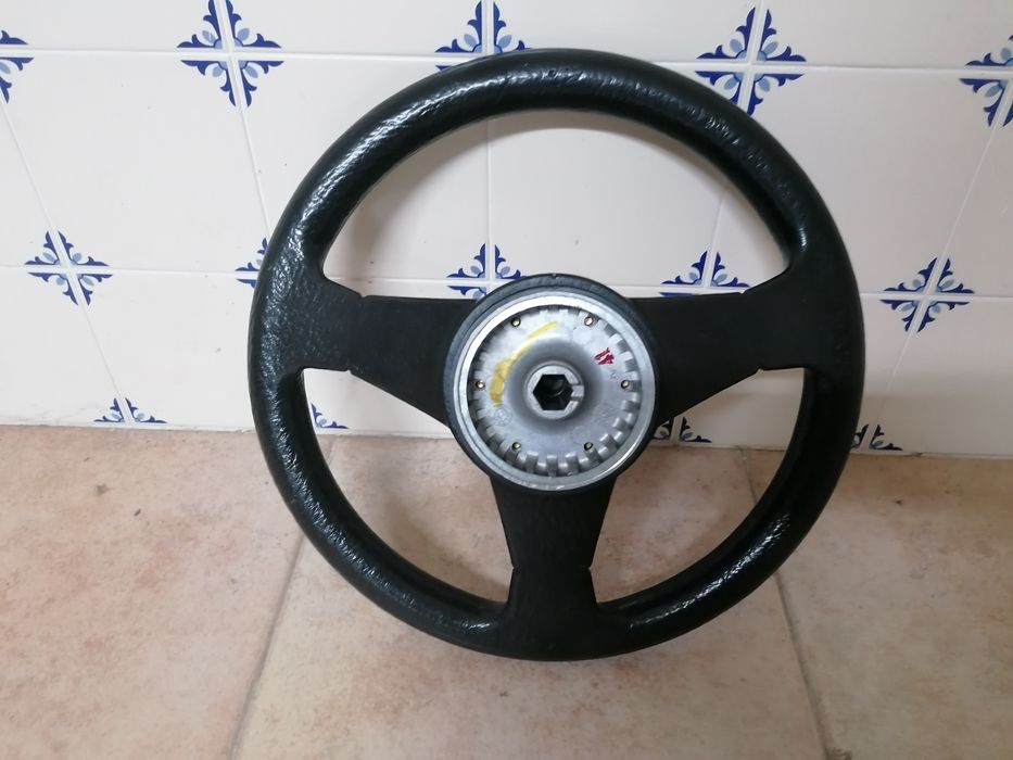 Volante Ford RS três braços