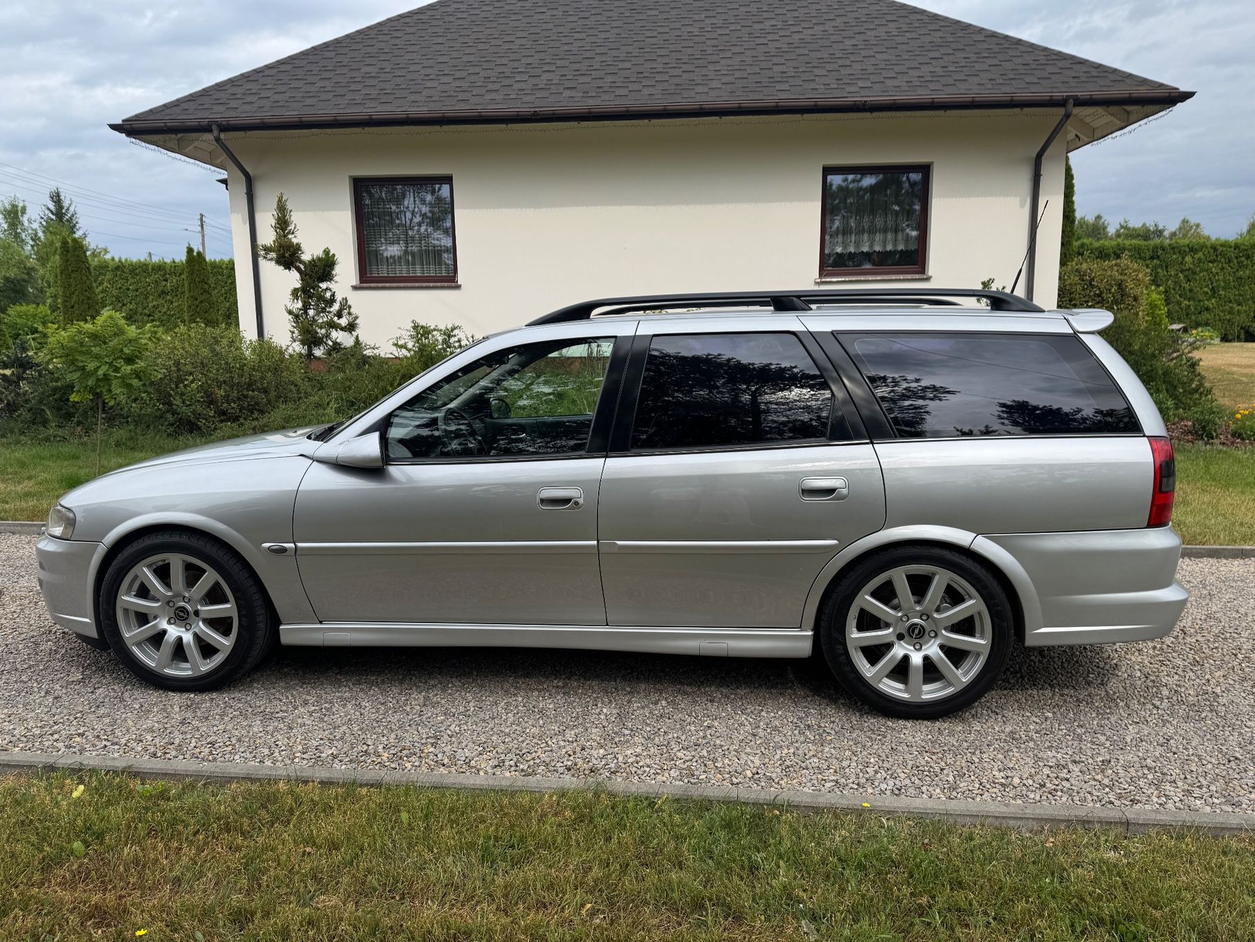 Opel Vectra Opel Vectra B Kombi Zender, stan idealny, model kolekcjonerski