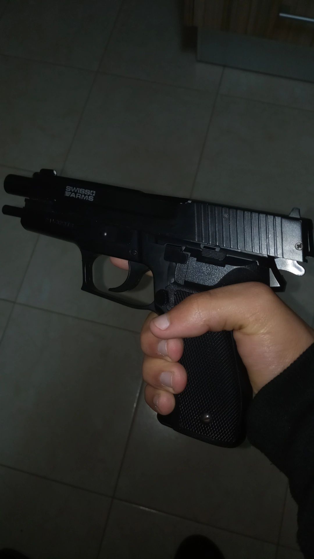 Airsoft P226 SWISS ARMS de mola