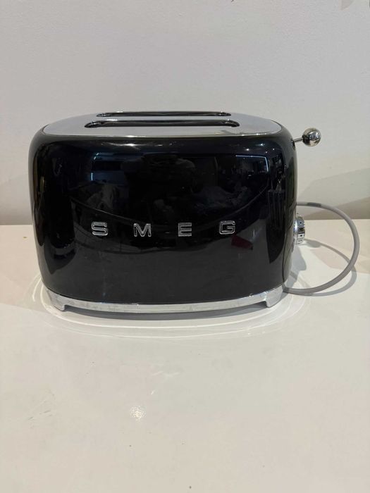 Torradeira SMEG preta brilhante como nova - faço entrega