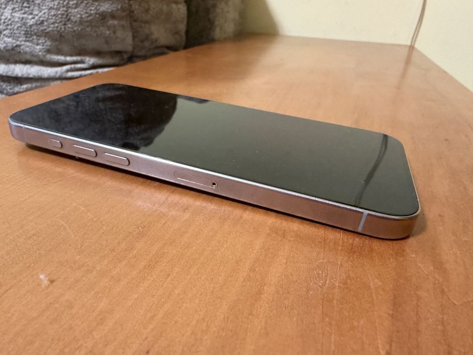 iPhone 15 Pro Max Natural Titanium 256Gb офіційний з двома чохлами