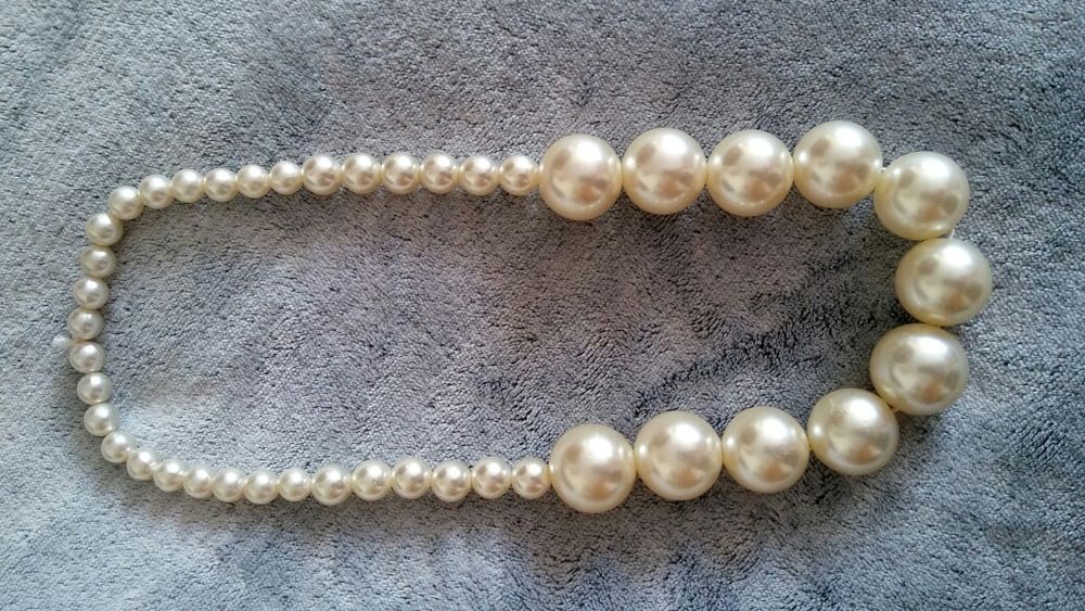 Perelki rozne-sztuczna bizuteria