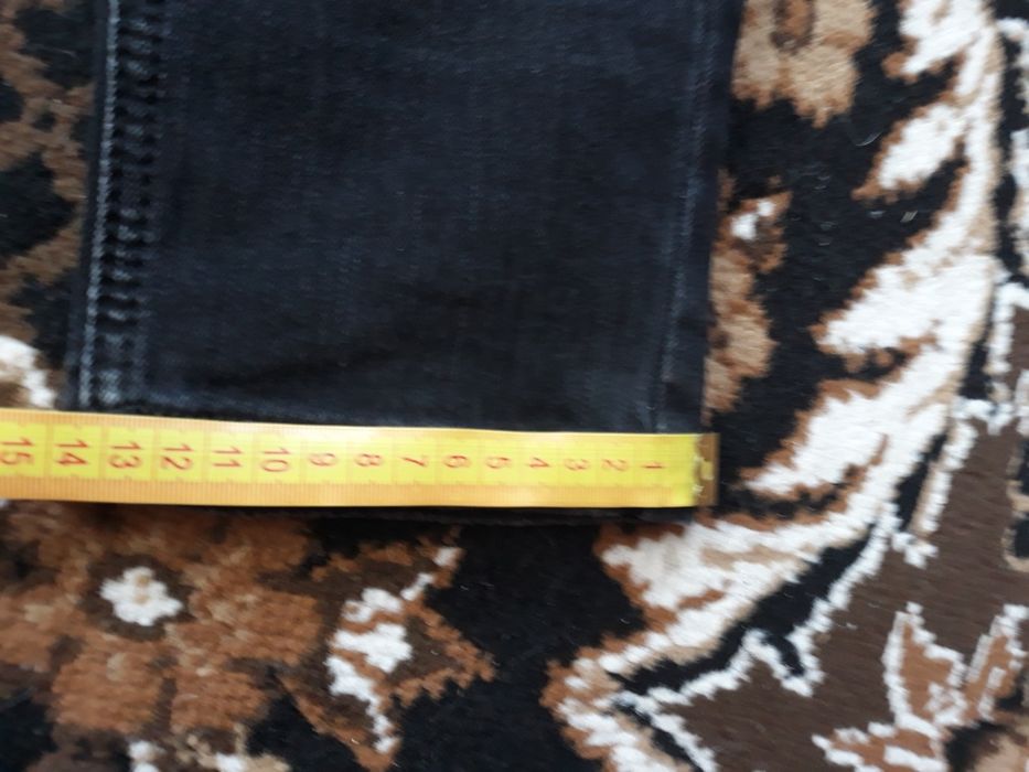 Нові джинси чорного кольору