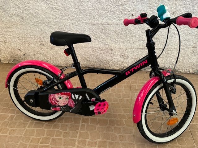 Bicicleta Infantil BTWIN roda 16 (com rodas de apoio)