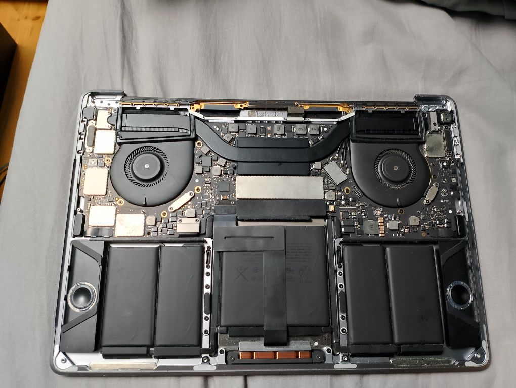 MacBook pro a1706
