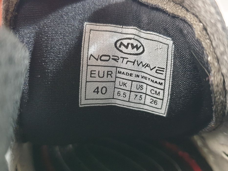 Nowe buty kolarskie, rowerowe Northwave Sonic 2 Plus, Prawy 40, lewy41
