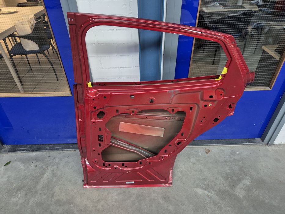 Mustang  Mach E drzwi prawe tylne