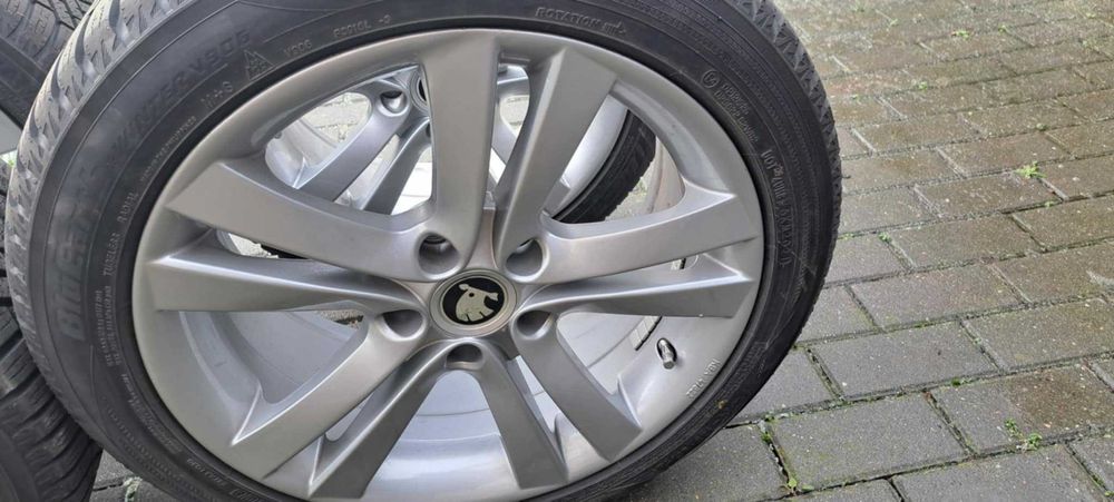 Skoda Octavia IV Felgi Aluminiowe 17 Opony Zimowe