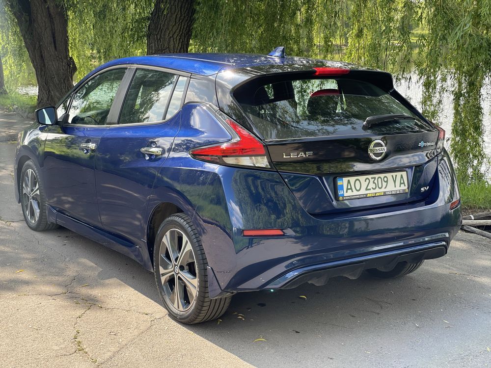 Продам Nissan Leaf