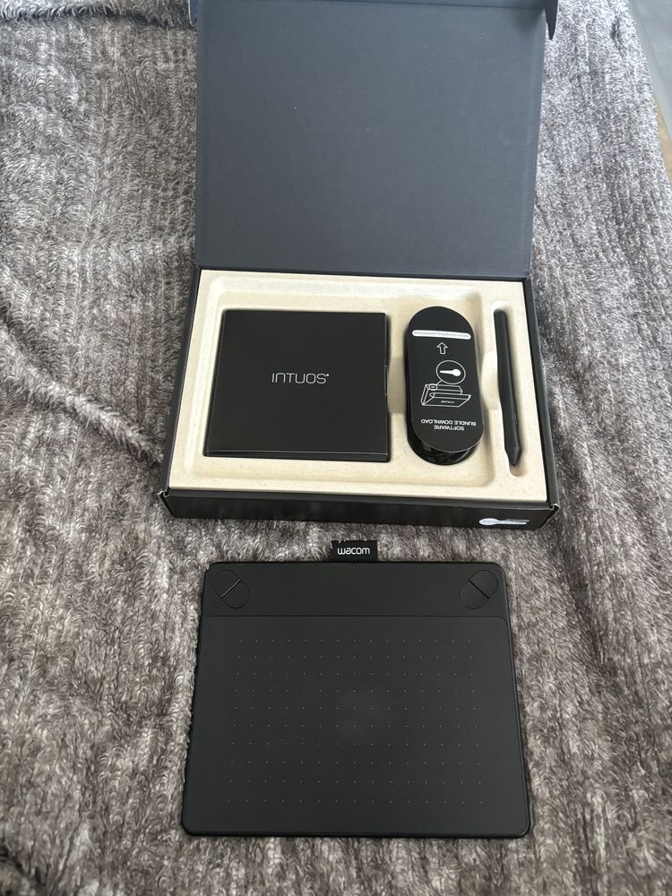 Tablet graficzny Wacom Intuos CTH490