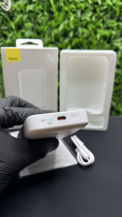 Внешний аккумулятор с беспроводной зарядкой Baseus Magnetic20W10000mAh