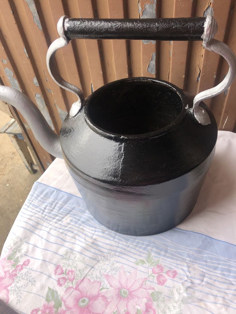 Chaleira. Vintage ferro. 6 litros