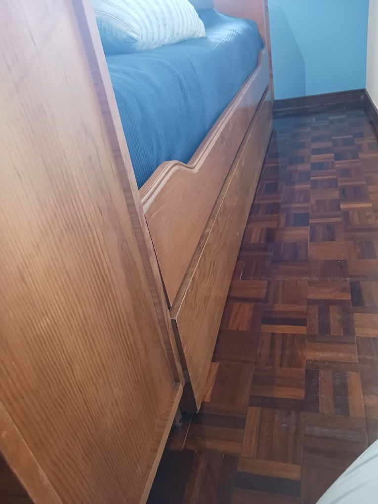 Bloco com 2 camas de solteiro