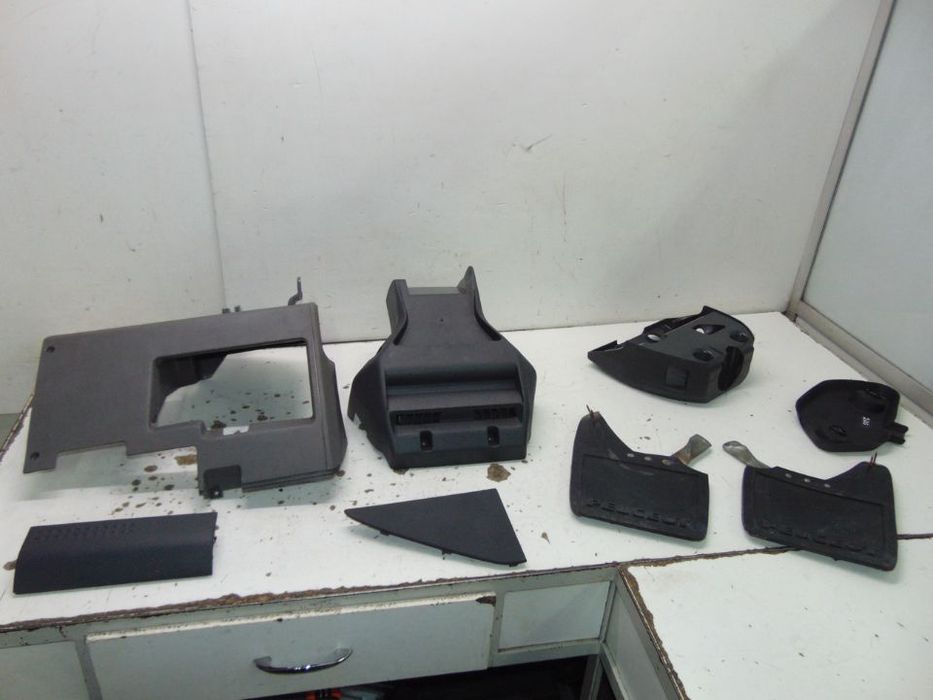 Peugeot 205 plásticos/Guarnições