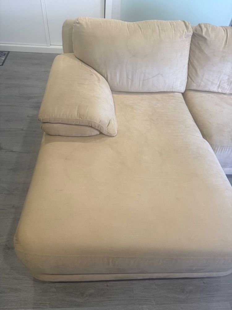 Sofá com chaise long