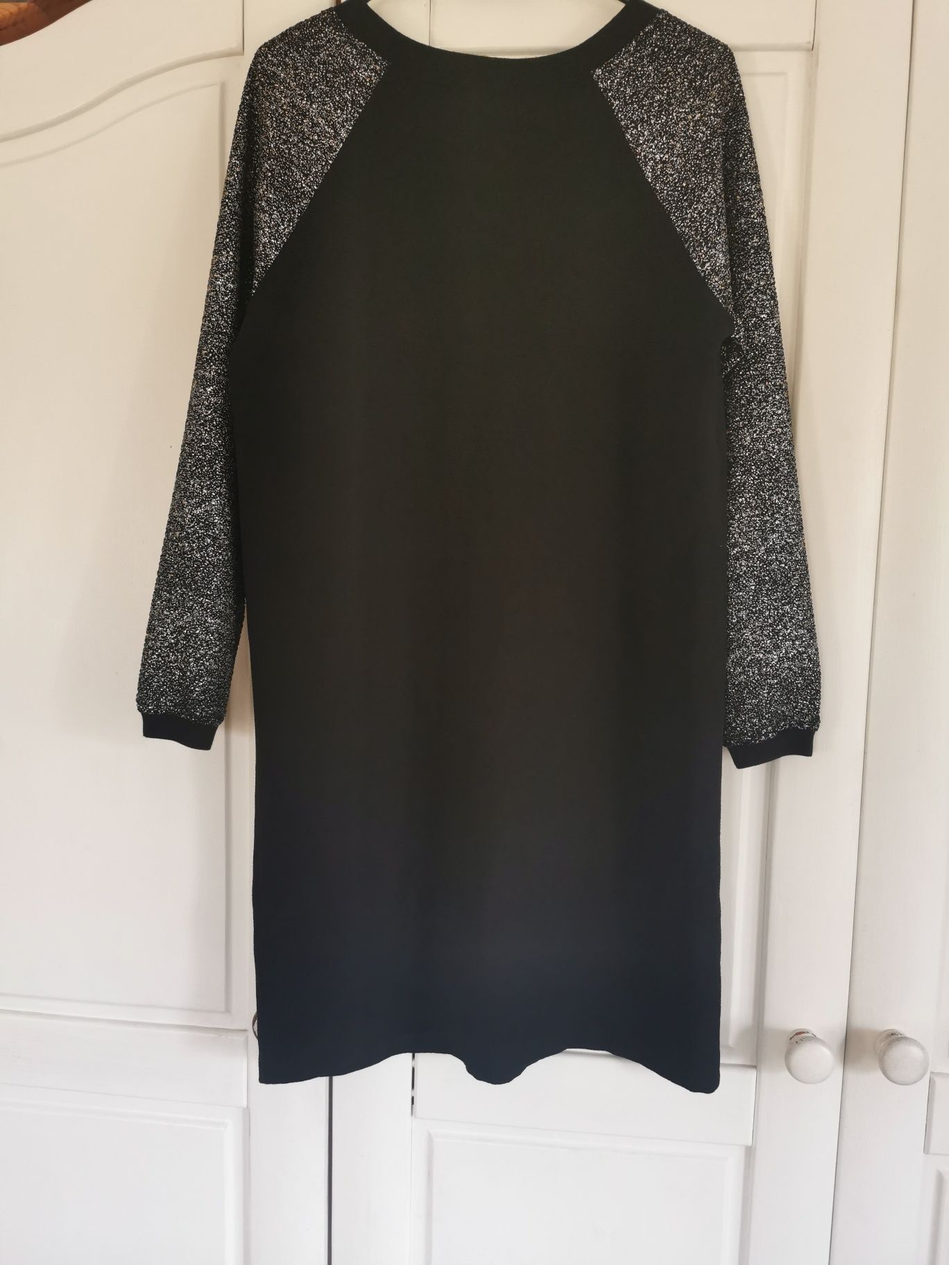 Sukienka czarna z brokatem 42 XL