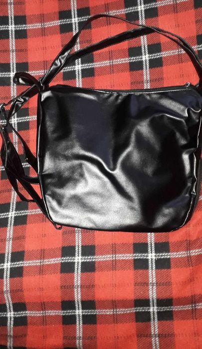 Сумка велика-містка. Нова  ( може бути як рюкзак)