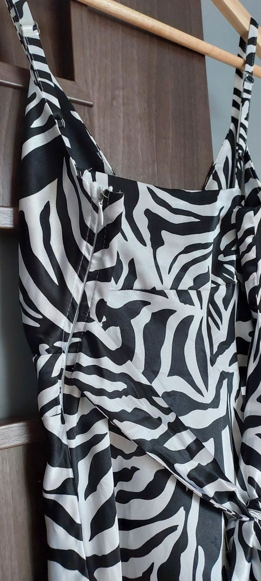 Sukienka letnia midi zebra