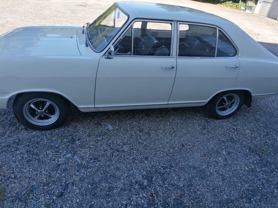 Opel cadett ls fastback super