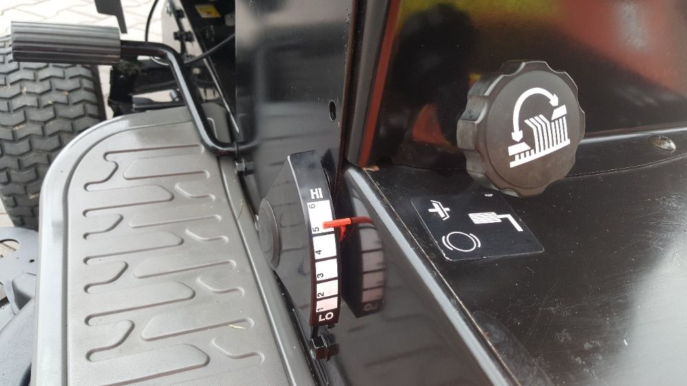 Husqvarna CTH V2 traktorek kosiarka odśnieżarka idealna pług pompa