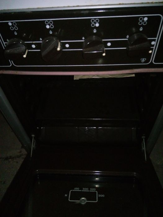 Sprzedam kuchenkę gazową . Możliwy transport.