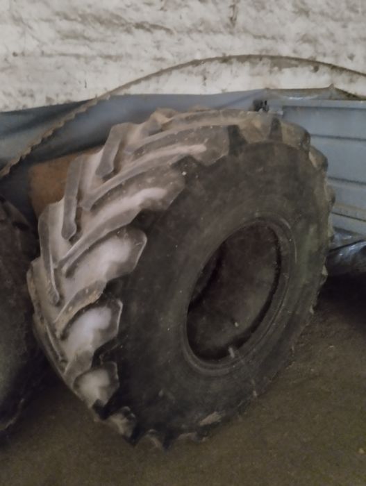 Колеса шини до комбайна 28 1.26 r3