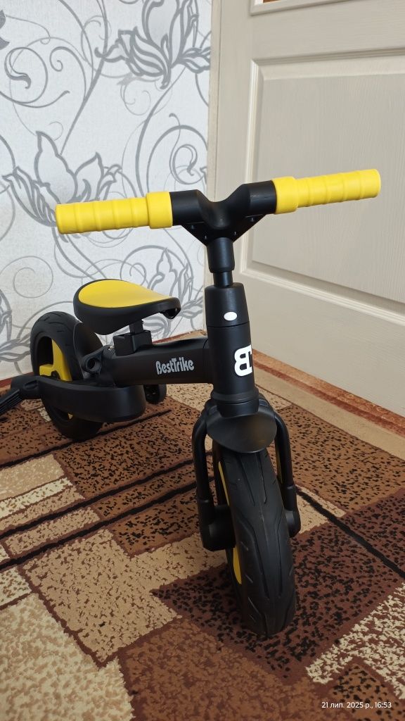 Біговел Besttrike 3 в 1, з ручкою і педалями, велосипед дитячий