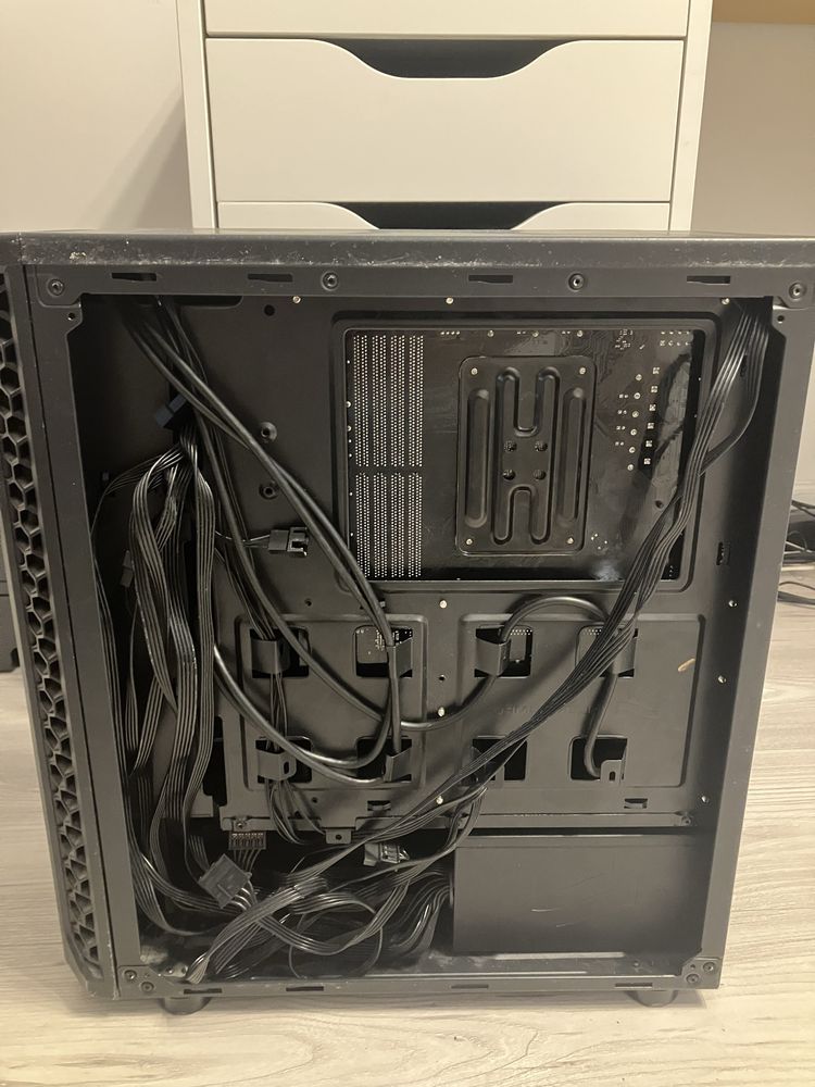 Komputer stacjonarny + monitor BenQ - sprawny zestaw, gotowy do pracy