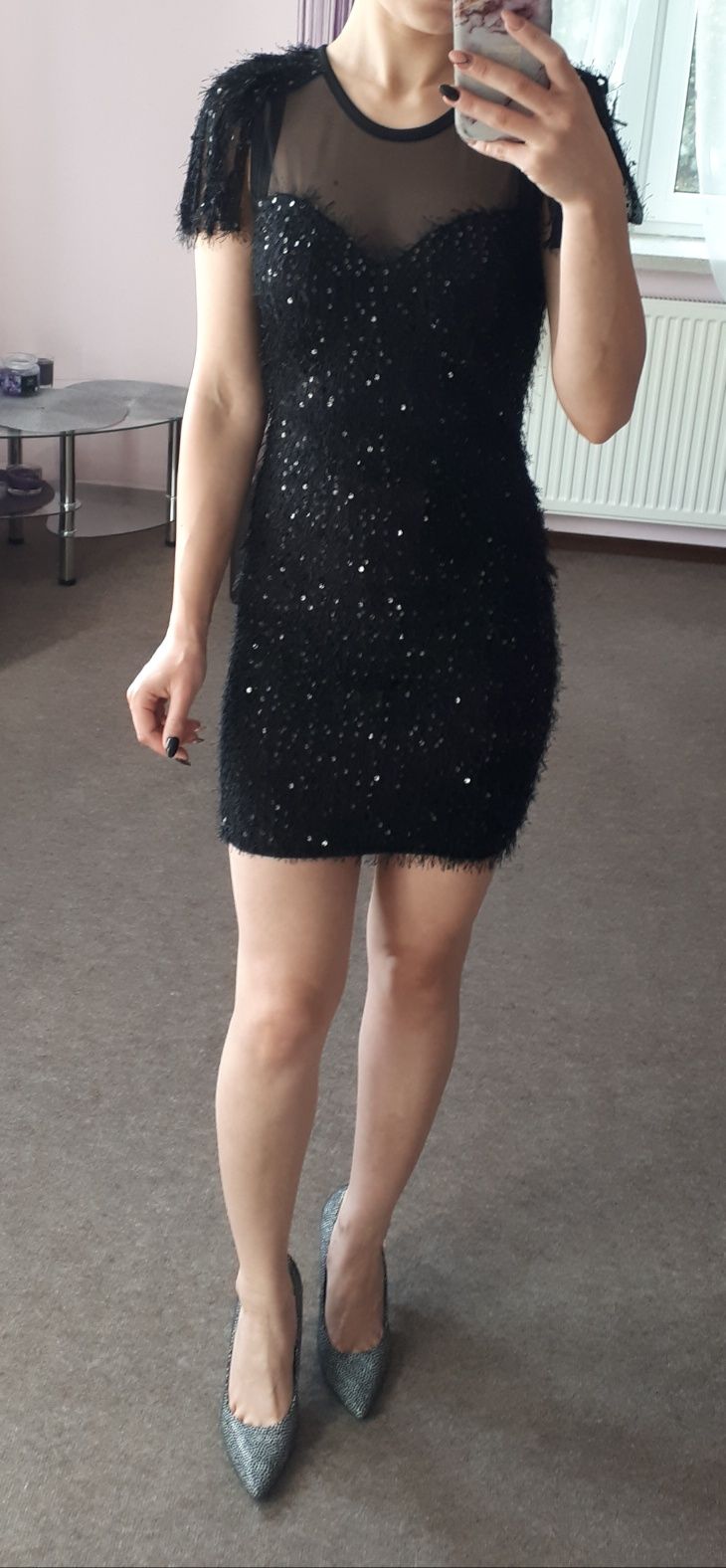Krótka czarna błyszcząca sukienka Fau Butik