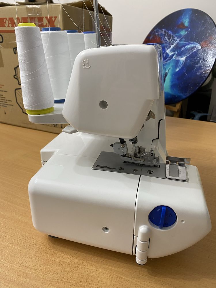 Продам оверлок Family ML 545D
