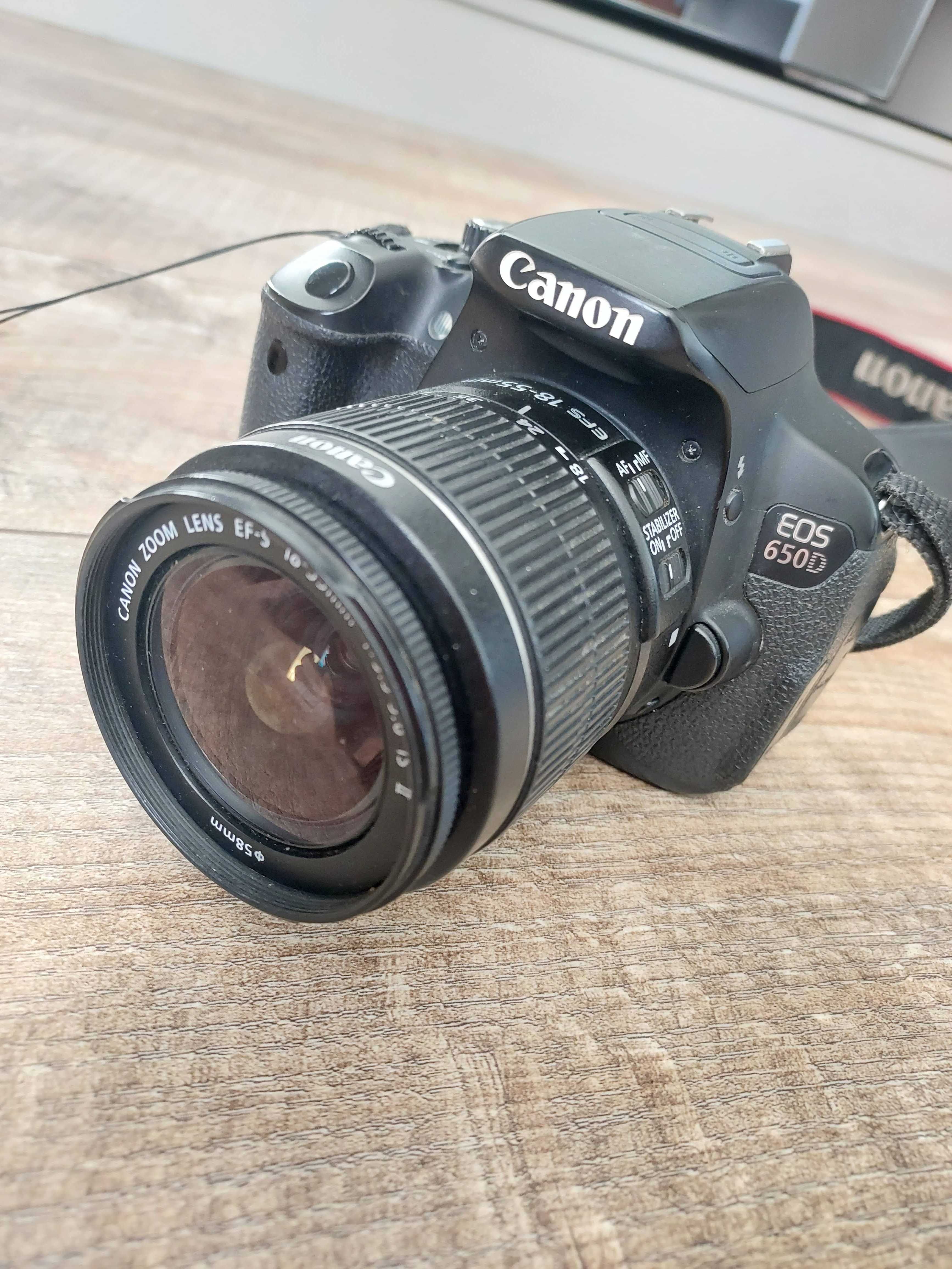 Дзеркальний фотоапарат Canon EOS 650D