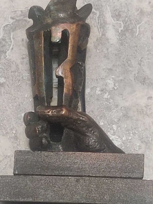 Бронзовая фигура    40 лет Курской битве